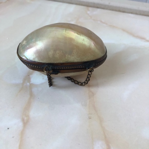 Antique abalone shell coin purse - Picture 7 of 10